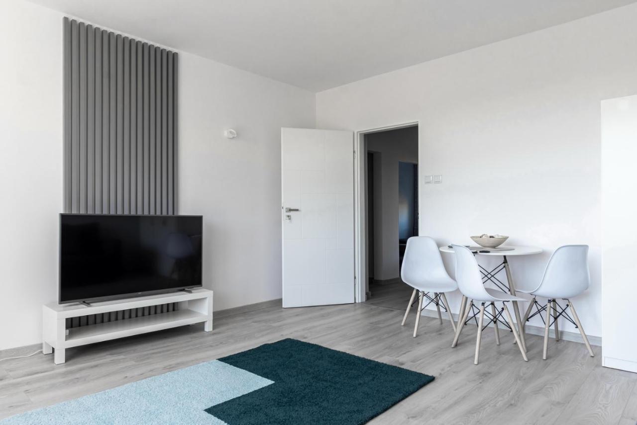 Quadratum By Renters Apartment